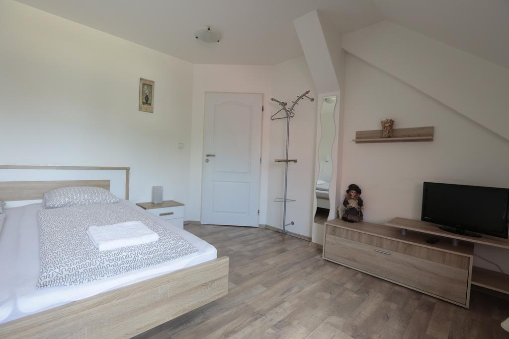 Penzion Na Cymbálku Horni Tranovice Zimmer foto